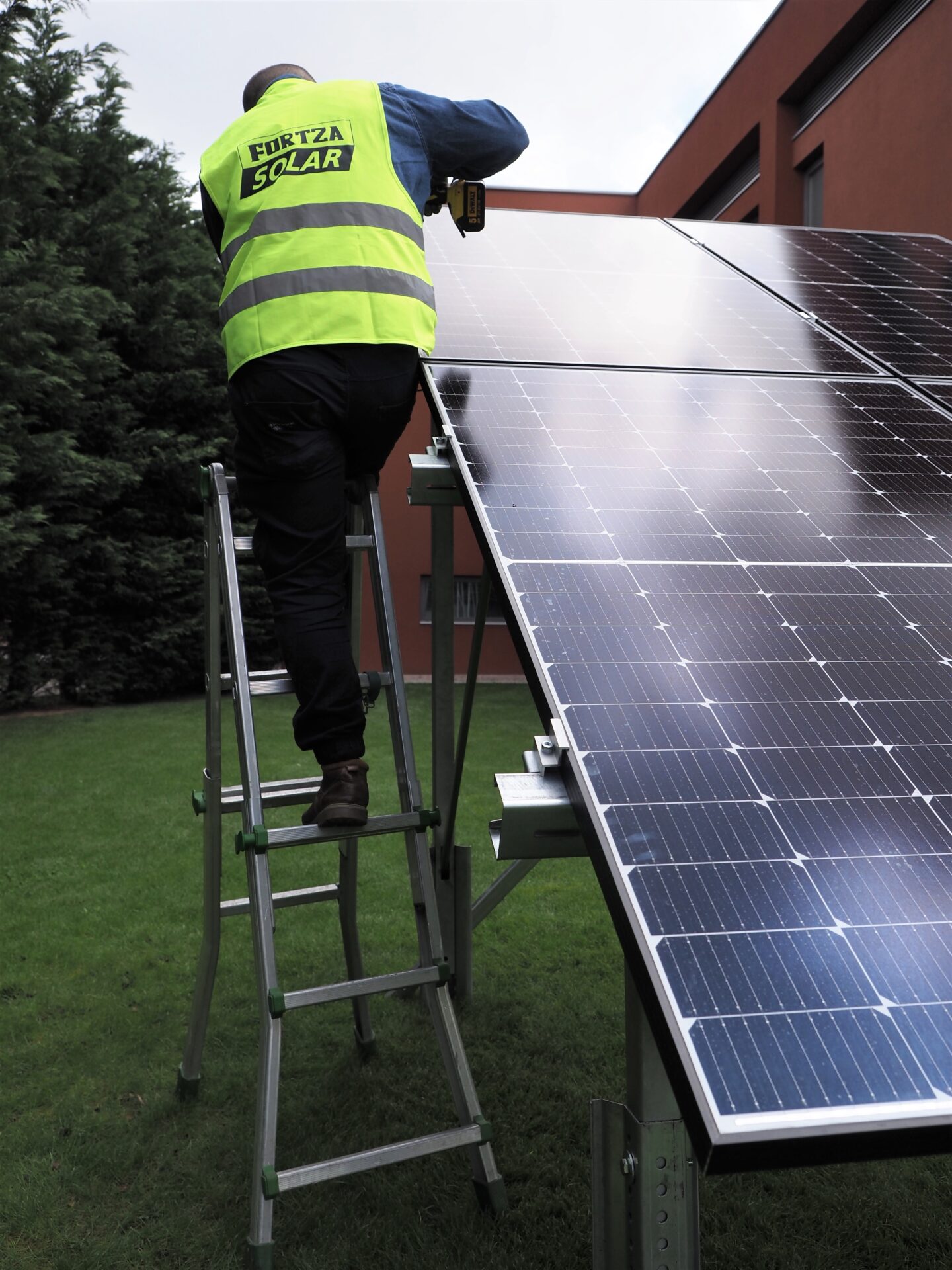 Producator structuri fotovoltaice